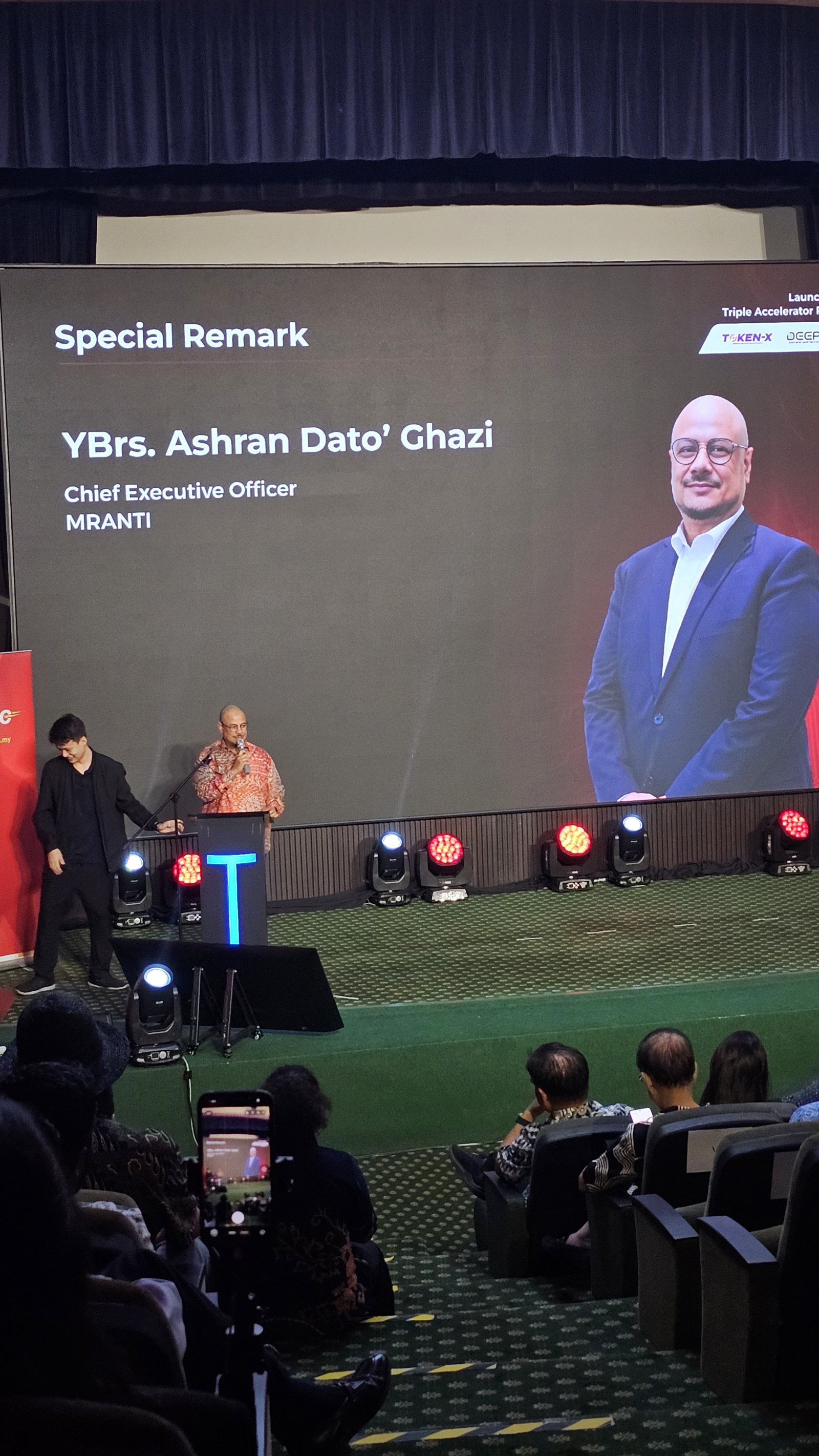YBrs. Ashran Dato' Ghazi, Chief Executive Officer of MRANTI, delivering a special remark at the SIDEC Triple Accelerator Programme 2026 launch